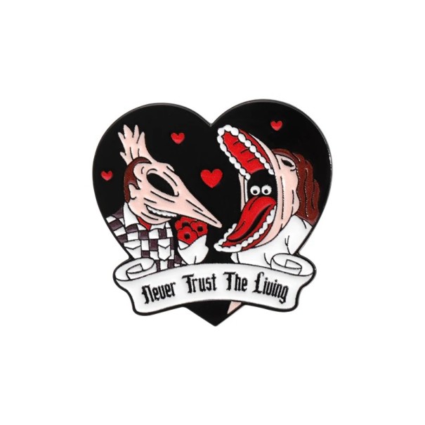 Broche metálica de personaje de horror en forma de corazón aproximadamente 2,8 x 2,8 cm pin insignia multicolor motivo de Halloween complemento espeluznante para mochila 1