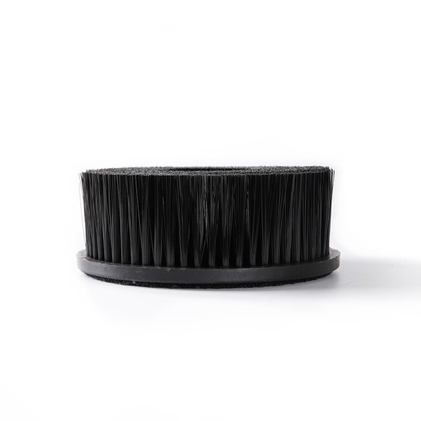 Brosse pour le nettoyage des tapis et des tissus d'ameublement 2