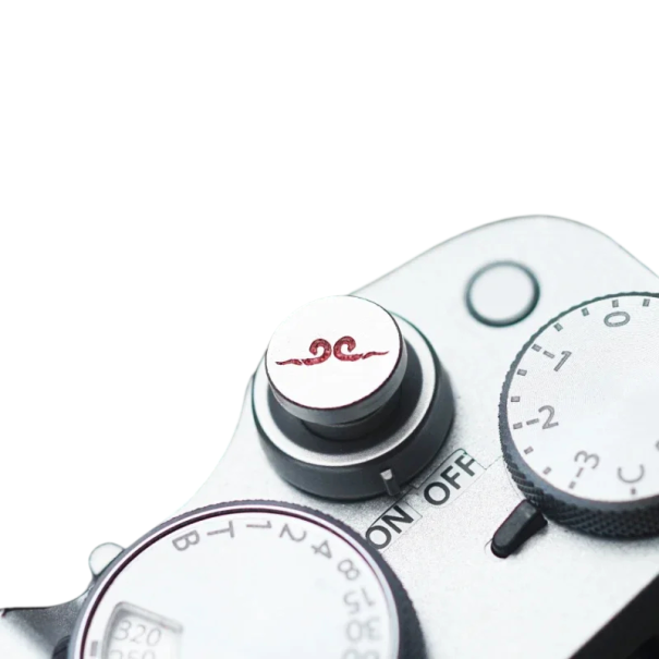 Buton metalic de declanșare 1,5 cm Rotund argintiu cu valuri roșii pentru Sony A7C2 Fujifilm XT50 X100VI Xhalf XM5 XE4 Nikon ZF Leica 1