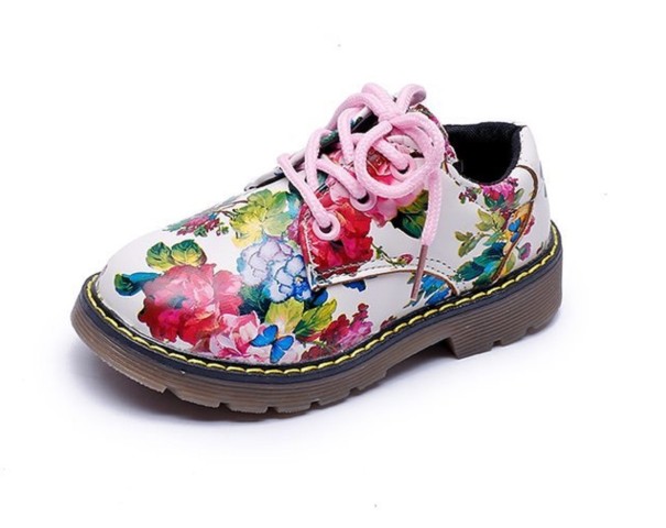Buty dziewczyny z kwiatami biały 33