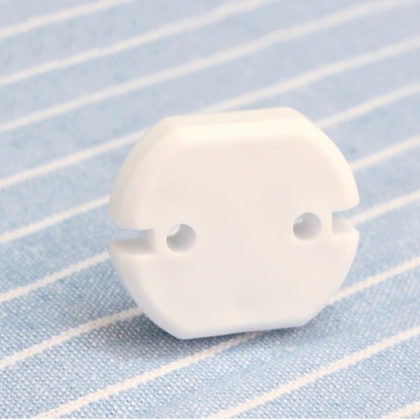 Cache-prises de sécurité 5 pcs Système de protection pour couvrir les ouvertures des prises électriques Plastique ABS blanc Dimensions 3,7 x 3,3 cm 1