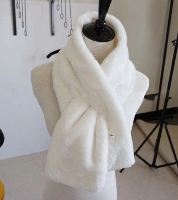 Cachecol de pele sintética para senhora branco