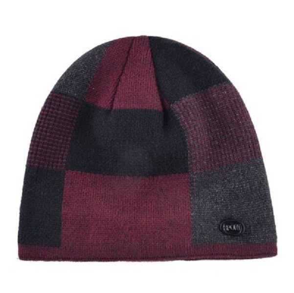 Căciulă bărbătească cu model în carouri burgundy