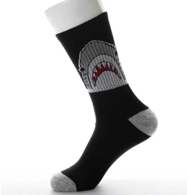 Calcetines de hombre con tiburón negro