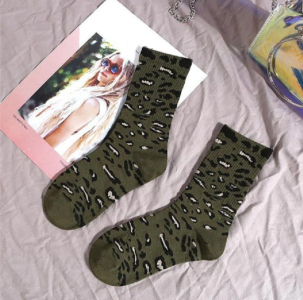 Calcetines de leopardo para mujer verde militar