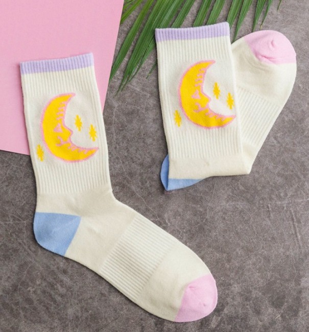 Calcetines de mujer con la luna 2