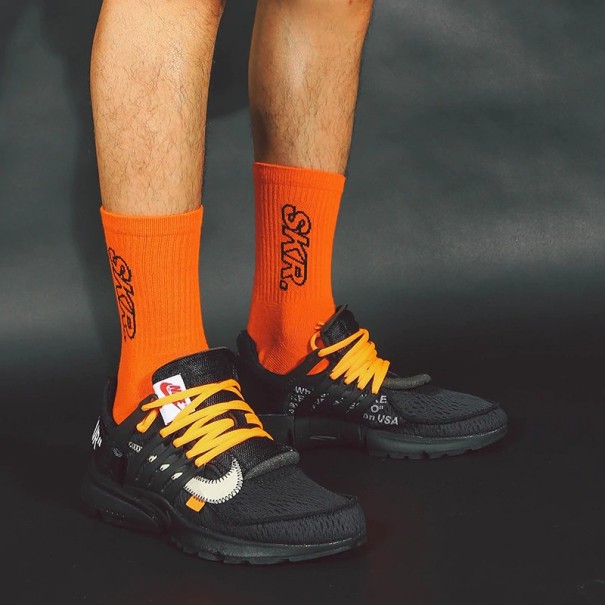 Calcetines largos de hombre naranja