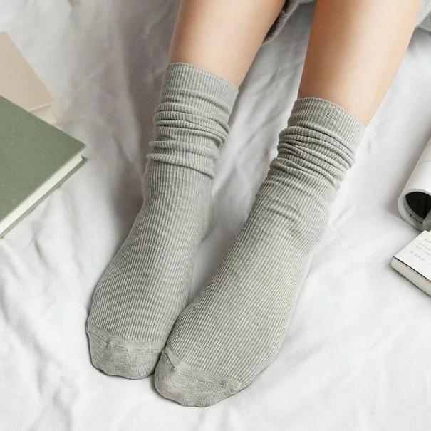 Calcetines largos de mujer gris claro