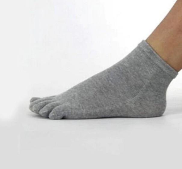 Calcetines sin dedos para hombre gris claro