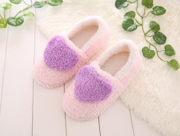 Calzature da casa da donna - Pantofole con cuore viola 39