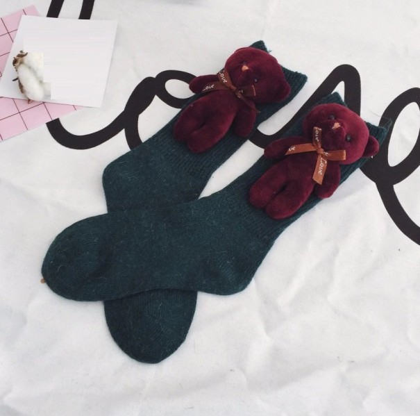 Calze da donna in lana con orsetto 3D verde scuro