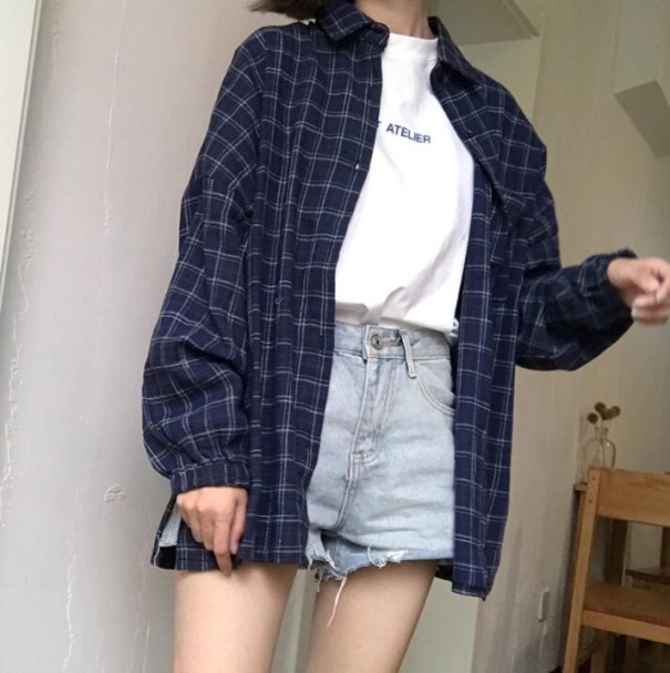 Camisa de mujer con estampado de cuadros azul oscuro