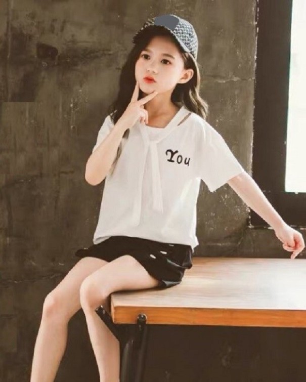 Camiseta e calções para rapariga L1545 branco 6