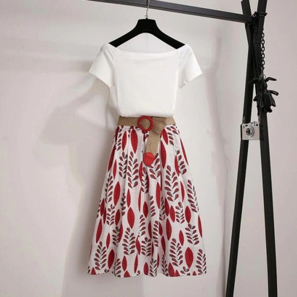 Camiseta e saia femininas branco S