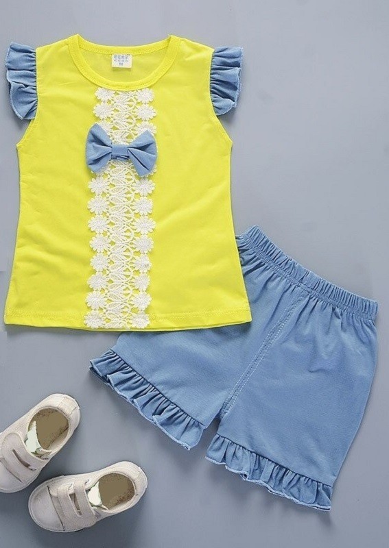 Camiseta y pantalón corto niña L1469 amarillo 4