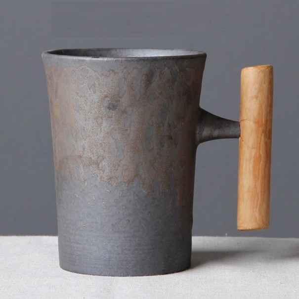 Cană din ceramică cu mâner din lemn gri 4