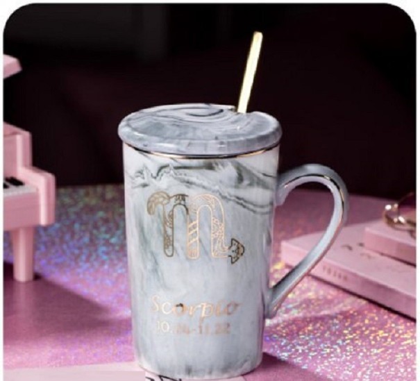 Caneca marmorizada com motivo do zodíaco cinzento 6