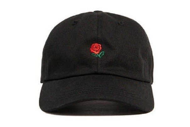 Cap mit einer Rose schwarz