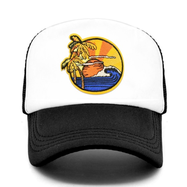 Cappellino con mare nero