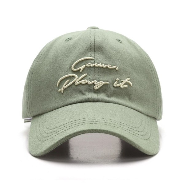 Cappellino con scritta T194 verde militare