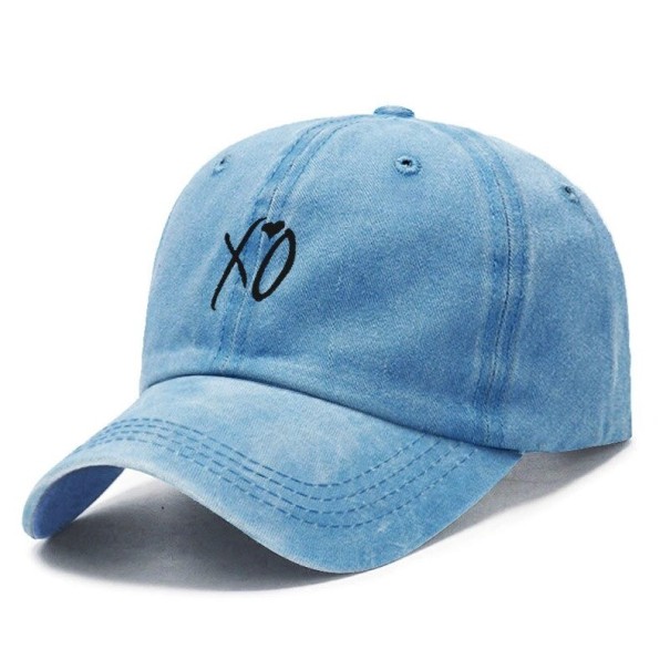 Cappellino con scritta T210 2