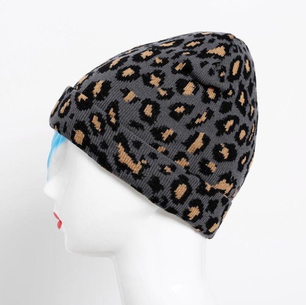 Cappello con motivo leopardato grigio