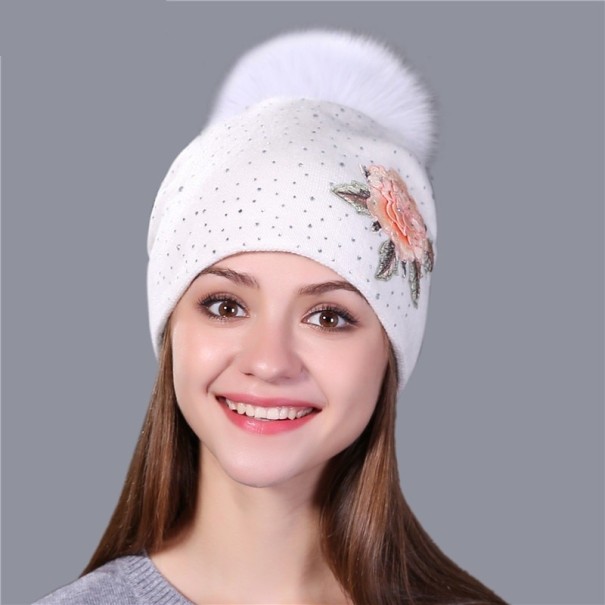 Cappello invernale da donna con pompon in pelliccia bianco