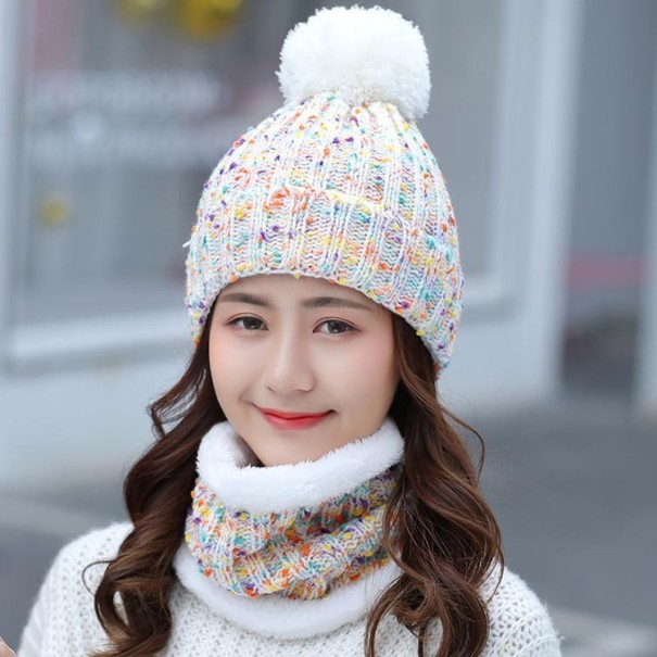 Cappello invernale da donna e scaldacollo bianco