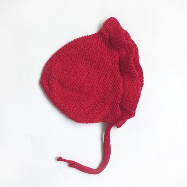 Cappello lavorato a maglia per ragazze con volant rosso