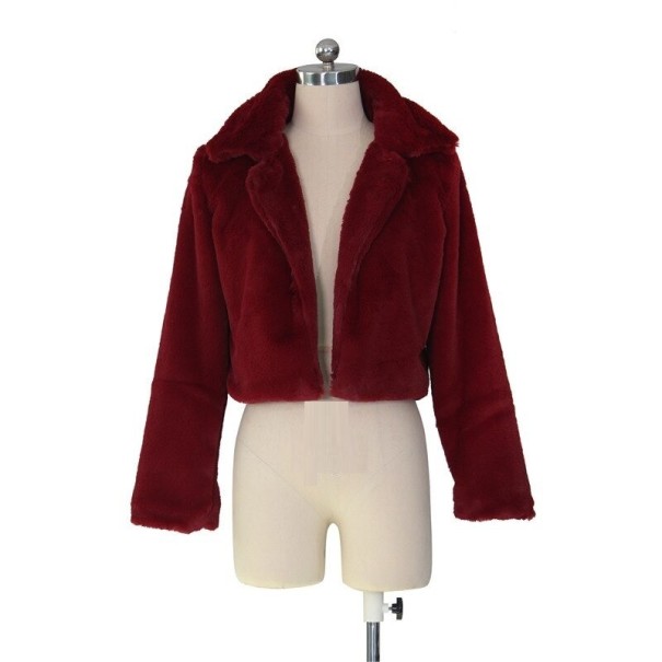 Cappotto corto da donna in pelliccia sintetica P1650 bordeaux XL