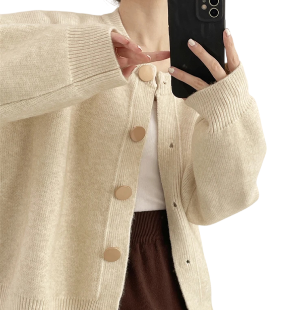 Cárdigan de mujer de algodón y acrílico con mangas largas y cierre de botones Suéter de un solo color en talla universal Moda elegante para mujeres crema