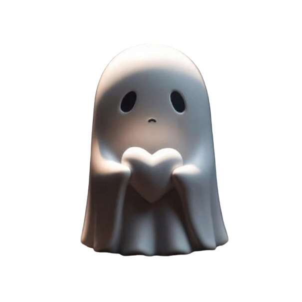 Carinissima statua di un fantasma in resina Piccola figura di un fantasma con cuore Decorazione per la casa di Halloween Fantasma bianco triste Per la festa di Halloween 8,5 cm 1