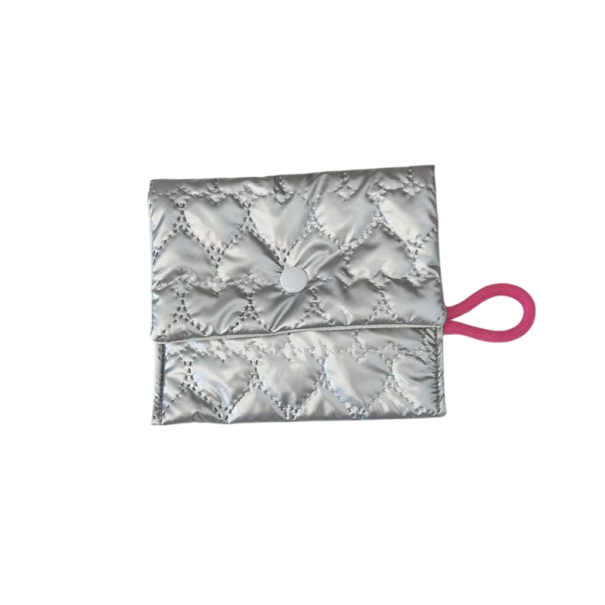 Cartera de mujer con motivo de corazón 13 x 11,5 cm material PU Cartera para monedas Neceser Organizador con cierre a presión Estiloso estuche de mujer plateado