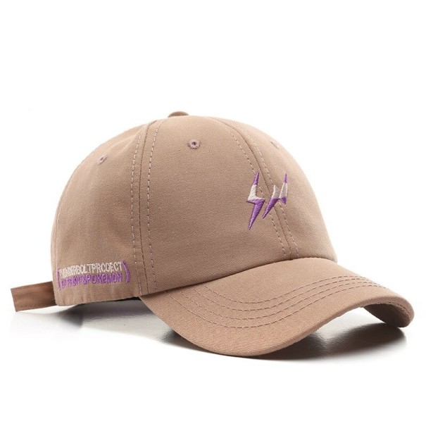 Casquette avec éclair rouge clair