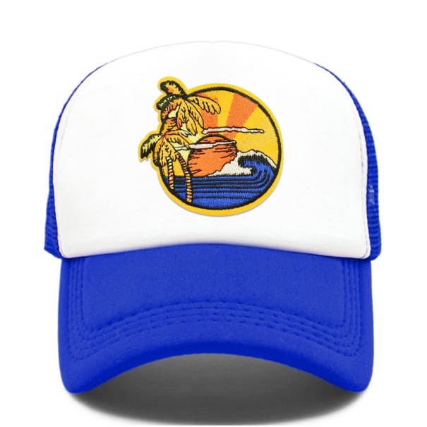 Casquette avec la mer bleu