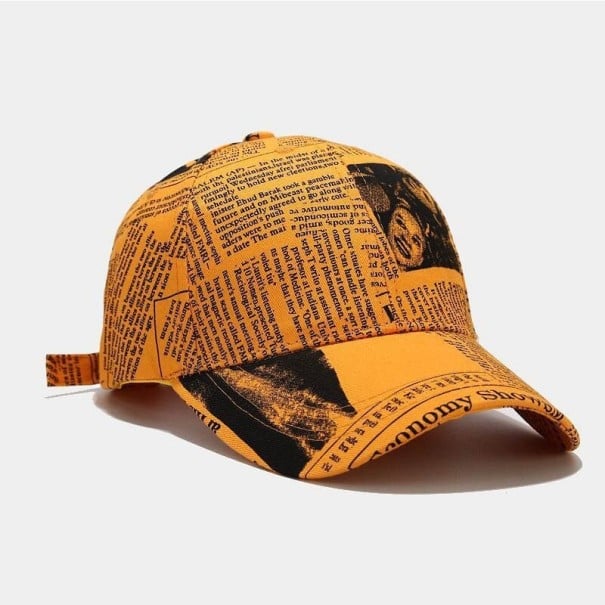 Casquette avec motif de journaux jaune foncé
