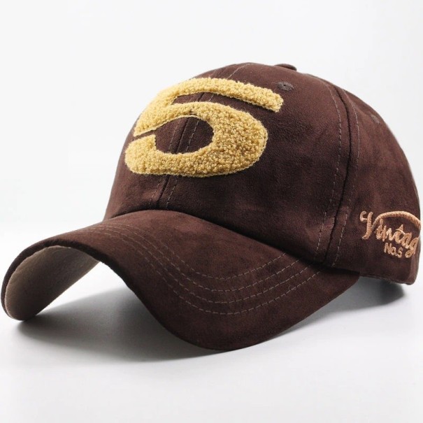Casquette avec numéro marron foncé