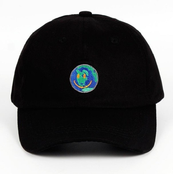 Casquette avec planète noir