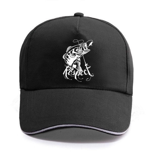 Casquette avec poisson noir
