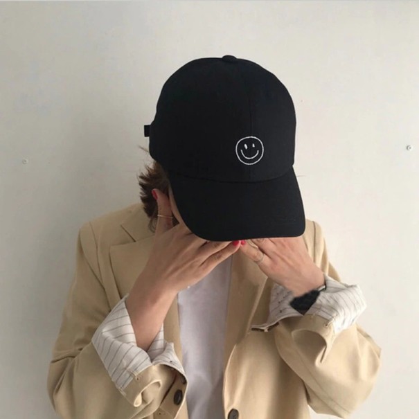 Casquette pour femme avec un smiley noir