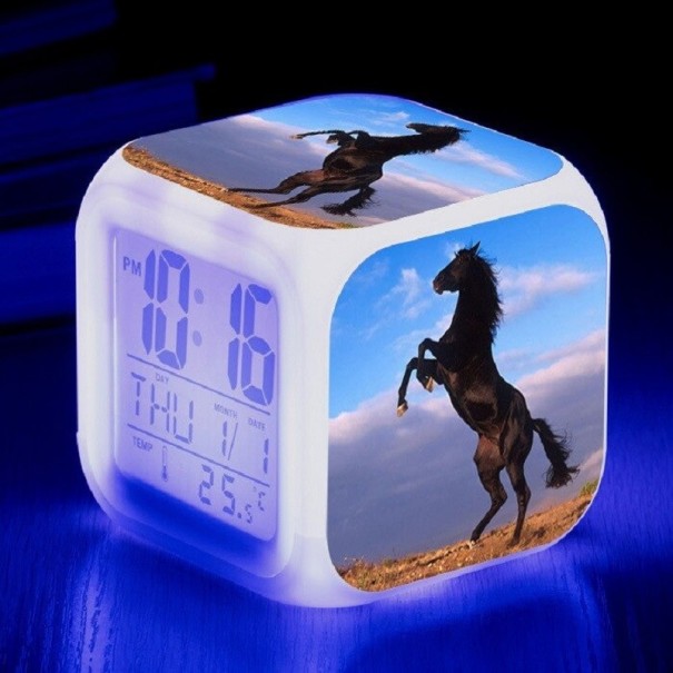 Ceas de masa cu LED 4