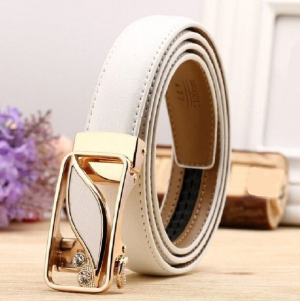 Ceinture en cuir pour femme L143 110 cm 17