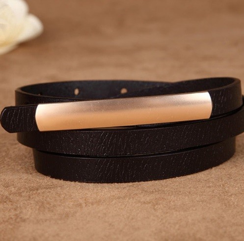 Ceinture étroite élégante avec boucle J3043 noir