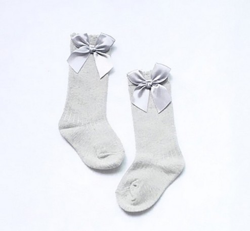 Chaussettes hautes pour filles avec nœud J891 gris 2-4 ans