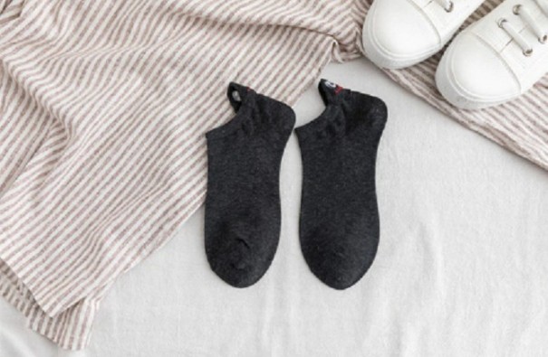 Chaussettes pour femmes avec broderie amusante noir