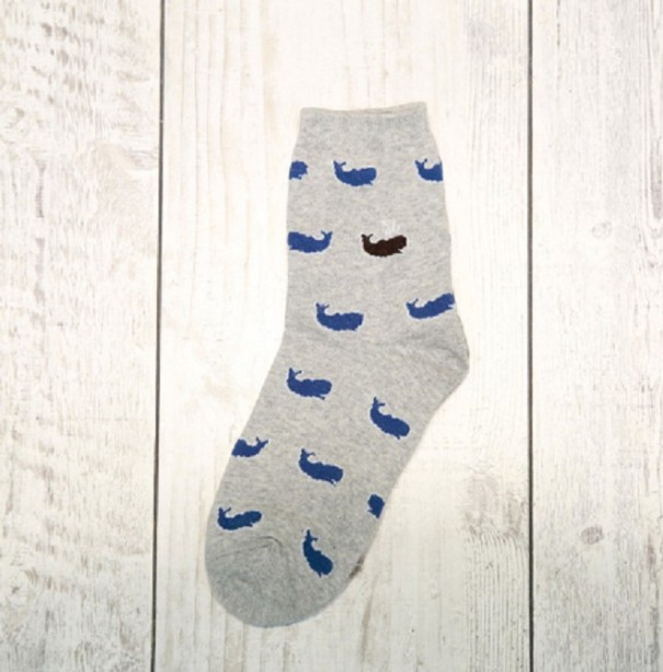 Chaussettes pour femmes avec des animaux gris