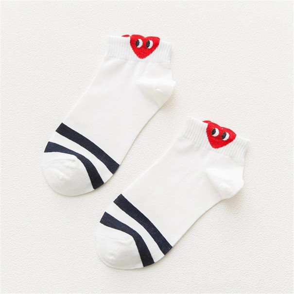 Chaussettes pour femmes avec des cœurs 3