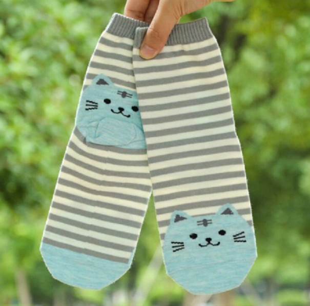 Chaussettes pour filles avec des chats gris