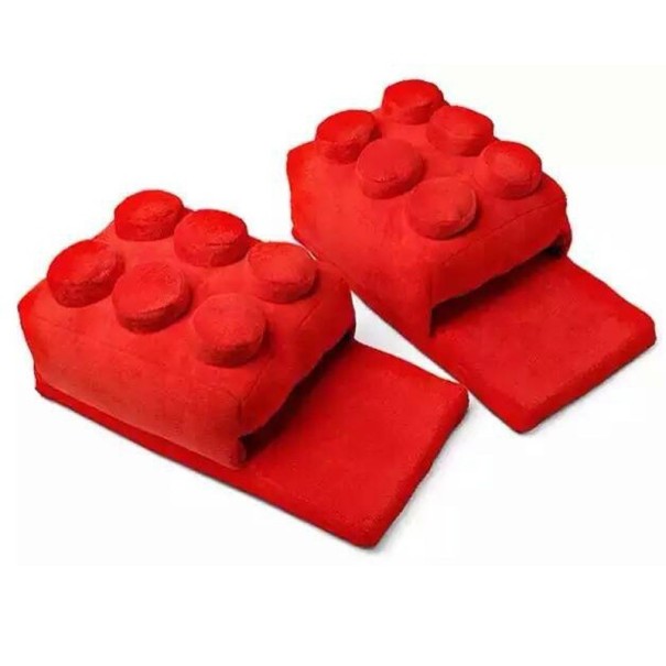 Chaussons en forme de blocs de construction rouge