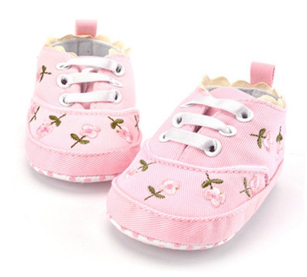 Chaussons pour filles avec des fleurs A2487 rose 0-6 mois